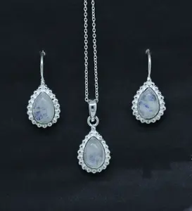 Moonstone Earring and Pendant Necklace Handmade Silver Women Jewelry Set Drop Earring and Pendant Necklace made by Moonstone