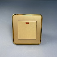 Interrupteur et prise murale britanniques standard BS Gold 3 gang avec 20A/10A NFC en matériau PC, produit électrique