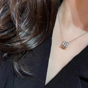 Collana con Ciondolo a Forma di Serpente alla Moda per Donne, Gioiello Unico e Affascinante - Product Image 4