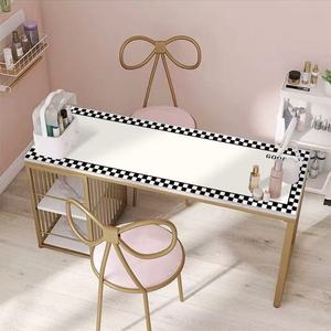 Nail Art Table Mat - Influencer Nappe en cuir d'agneau, un protecteur de table spécifique au salon de manucure - Product Image 2
