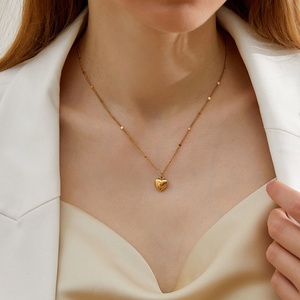 Collar con Logotipo Personalizado del Fabricante, Collar de Acero Inoxidable Resistente al Agua y al Deslustre, Chapado en Oro de 18k con Forma de Corazón para Mujer - Product Image 5