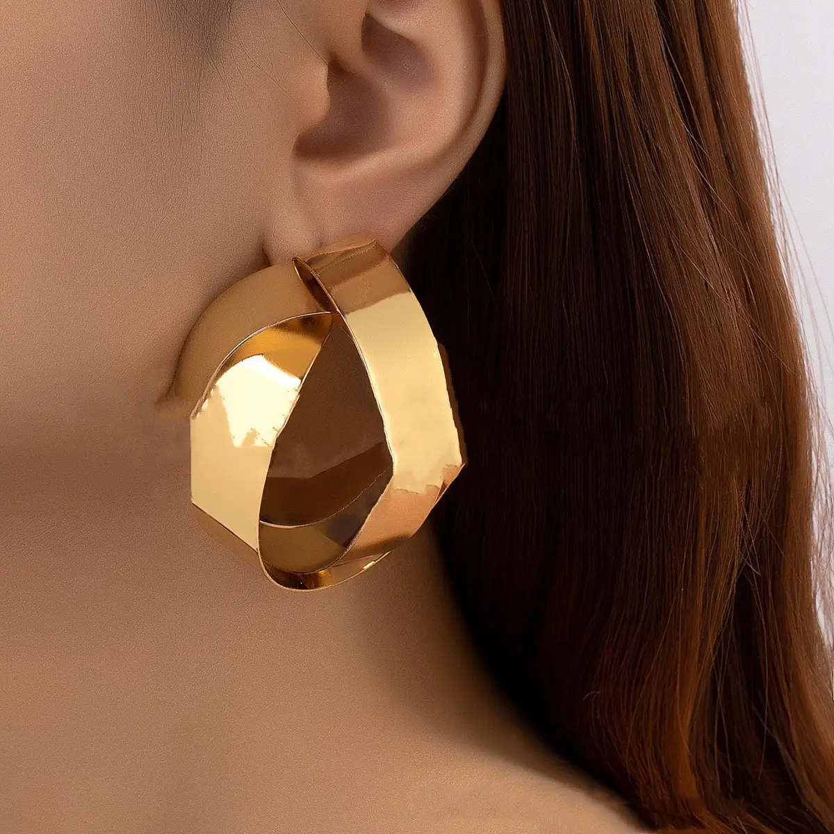 Yingtong African Geometric Hoop Twisted Stud Earrings Women Big Gold Statement Earrings 2024 Jewelry