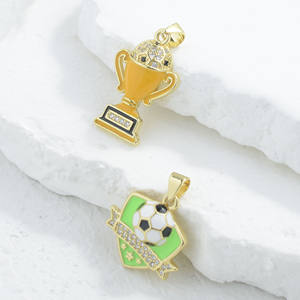 Colgante Copa <span class=keywords><strong>de</strong></span> Campeones <span class=keywords><strong>de</strong></span> Fútbol, Copa <span class=keywords><strong>de</strong></span> <span class=keywords><strong>la</strong></span> Victoria, Esmaltado, Bañado en Cobre, Oro <span class=keywords><strong>de</strong></span> 18K, Joyería para Niños y Niñas, Accesorios para Hacer Colgantes - Product Image 3