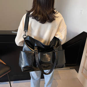 Sac à bandoulière en cuir de haute qualité pour femme, tendance et personnalisable, best-seller - Product Image 2