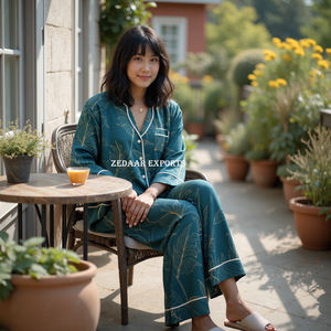 Conjunto de Pijama de Dos Piezas de Algodón para Mujer, Ropa de Dormir Suave, Personalizable y Sostenible para Verano, Otoño y Primavera, Estilo Casual y Elegante - Product Image 1