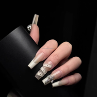 Uñas postizas acrílicas hechas a mano, largas, con forma de ataúd, con dijes de perlas 3D rosas, para chica dulce, estilo salón.