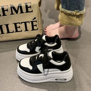 Nouvelles Baskets Décontractées Blanches pour Femmes 2024, à Semelle Épaisse et Rehaussée, avec Talon Compensé et Plateforme, Respirantes et Tendance - Product Image 1