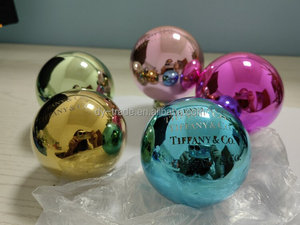 Specchio Moderno in Acciaio Inossidabile con Sfera Decorativa Dorata per Hotel di Lusso e Ingressi Architettonici - Product Image 4