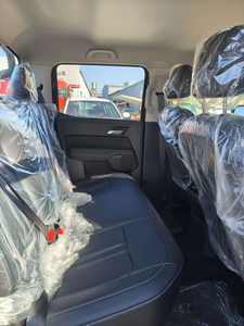 Potente y Duradero JMC Grand Avenue 2025 2.3T Diésel 4WD Automático |   Camioneta Multifuncional para África, Asia Central y Sudamérica - Product Image 5