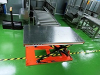 Hochwertige ultra-niedrige elektrische Hebebühne Hydraulischer Scheren hub tisch Mini-Hebebühne mit einer Last von 2000kg