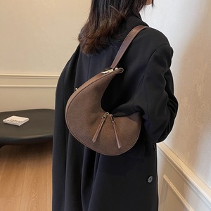 Sac à main élégant en cuir vegan pour femmes avec plusieurs poches, idéal pour les trajets professionnels et les événements sociaux - Product Image 4
