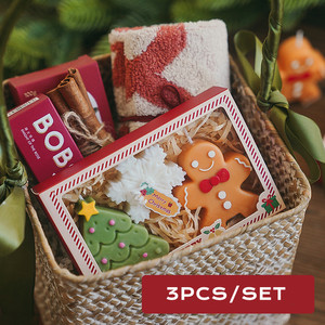 <b>Set</b> of 3 Cute Christmas Tree Gingerbread Man Snowflake Scented Aroma <b>Candles</b> in <b>Gift</b> Box for Home Decoration - Product Image 4