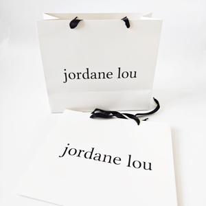 Sacs en papier kraft 250 g/m² en gros, personnalisables avec logo imprimé, en carton avec poignée en ruban pour emballage de bijoux - Product Image 1