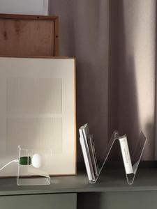 Espositore per Riviste in Acrilico Trasparente a Forma di W Personalizzato, Design Moderno e Semplice per Casa e Negozio - Product Image 3