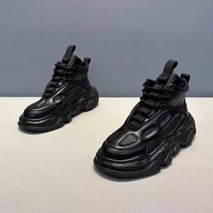 รองเท้าสเก็ตบอร์ดสำหรับผู้ชาย รุ่นหุ้มข้อสูง พื้นหนา หนังแฟชั่นใหม่ สไตล์ลำลอง - Product Image 2