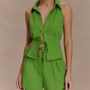 Conjunto de Lino Casual para Mujer 2025 OEM, Nuevo Estilo en Venta, Chalecos con Estampado Sólido y Pantalones Cortos hasta la Rodilla, Conjunto de Dos Piezas de Lona - Product Image 1