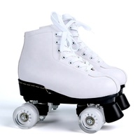 Chaussures de roller à quatre roues en cuir véritable de luxe personnalisées, roues en PU avec lumières LED clignotantes, chaussures de roller quad pour patinoire
