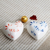 Nordique écologique en forme de coeur en céramique boîte à bijoux pot de stockage à la main fille populaire mignon bureau cadeau chambre décoration ornement