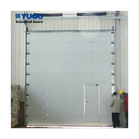 Puertas seccionales de acero con doble acristalamiento, paneles sándwich, automáticas para muelle de almacén, fiables
