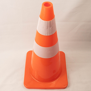 Cono <span class=keywords><strong>di</strong></span> Sicurezza Stradale Riflettente Multidimensione con Schermo LED, Protezione IP68, Versatile Segnalatore Stradale in PVC per Strade Urbane - Product Image 4