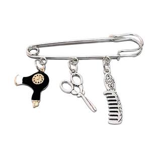 Spilla Creativa per Parrucchieri, Distintivo con Stampa Digitale Placcato Oro, Regalo per Barbieri - Product Image 6