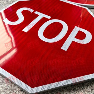 10 <span class=keywords><strong>ans</strong></span> réflexion imprimable arrêt pas d'avertissement <span class=keywords><strong>de</strong></span> stationnement sécurité routière trafic panneau <span class=keywords><strong>de</strong></span> signalisation autocollant réfléchissant - Product Image 1
