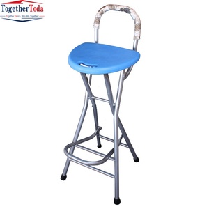 Chaise pliante portable à pieds hauts en plastique pour la pêche, le balcon, l'extérieur, confortable, avec repose-pieds, également utilisable comme chaise de prière musulmane - Product Image 1