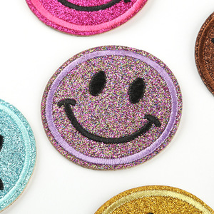Prêt à Expédier Patchs Brodés Fer à Coudre sur Sourire Patchs à Paillettes Mignon Chenille Sourire Visage <span class=keywords><strong>Patch</strong></span> - Product Image 3