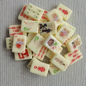 Tuiles de Mahjong créatives, pièces de jeu blanches, ensemble de divertissement de table avec motifs imprimés - Product Image 1