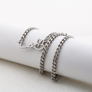 สร้อยคอจี้กระต่ายเหล็กไทเทเนียมสุดอินเทรนด์ ตัวอักษรภาษาอังกฤษ สัญลักษณ์สัตว์ประจำราศ สำหรับผู้ชาย ผู้หญิง ของขวัญ สายสร้อยสแตนเลส - Product Image 3