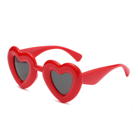 2024 Offres Spéciales coeur forme lunettes de soleil mode amour femmes lunettes de soleil colorées