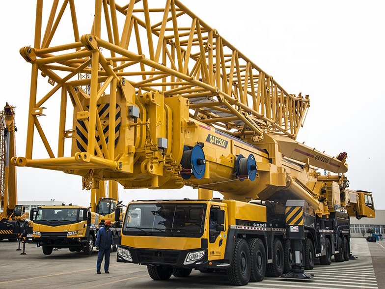 XCA4000 Mobile Crane - 400-Ton Capacity for off-Road Use
