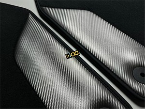 Tapis de sol de luxe noirs DOS avec côtés en fibre de carbone pour <span class=keywords><strong>Porsche</strong></span> 911 GT3, tapis de sol personnalisables avec emblème GT3 - Product Image 2