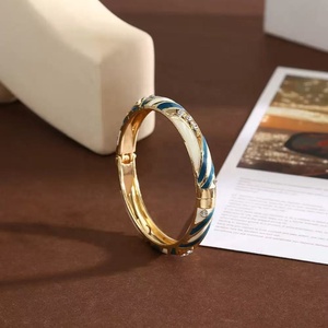Bestseller Enamel Drop Glaze <b>Bracelet</b> Is Creative, High-end Fashionable and Versatile the Design of the <b>Bracelet</b> Is Geometric - Product Image 4