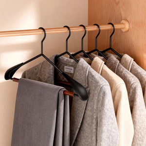 Cintre de luxe en bois de hêtre, forme rectangulaire, avec crochet, antidérapant, sans trace, pour épaules larges et grands magasins de vêtements - Product Image 5