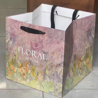 Nouvelle série de sacs fourre-tout personnalisés à motif floral, sacs cadeaux carrés très tendance, vente en gros pour la Saint-Valentin, emballage de bouquets pour fleuristes