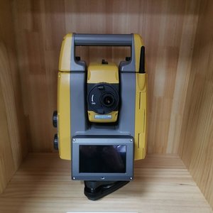 Estación Total de Alta Calidad y Bajo Costo, Marca Japonesa GTS-1201, Sin Prisma, Aumento de 30x - Product Image 2