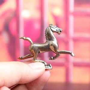 ตุ๊กตาม้าทองเหลืองตกแต่งเดสก์ท็อปของตกแต่งบ้านรูปม้านำโชคของตกแต่งสำนักงานรูปม้าสำริด - Product Image 3