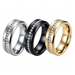 Anillo Unisex <span class=keywords><strong>de</strong></span> Acero Inoxidable con Banda <span class=keywords><strong>de</strong></span> Diamantes <span class=keywords><strong>de</strong></span> Imitación, Acabado Plateado, Dorado o Negro con Textura Cepillada, Duradero - Product Image 1