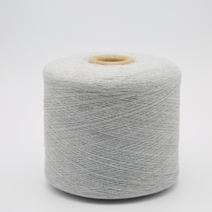 Fil cardé à l'ouverture en coton et polyester mélangé, teint, écologique, haute ténacité, Ne 6/1 Nm 10/1, du Vietnam, pour la fabrication de gants - Fournisseur - Product Image 3