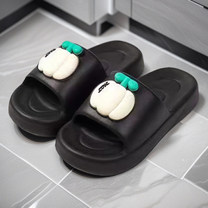 Zuecos Juveniles con Orificios y Decoración de Oso, Impermeables, Antideslizantes, Resistentes al Desgaste, de Doble Uso para Interiores/Exteriores - Product Image 5