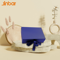 Boîte pliante en papier magnétique avec fermeture à ruban Grandes boîtes cadeaux Emballage de T-shirt Boîtes rigides faites à la main en papier carton bleu