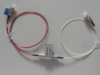 Commutateur à fibre optique MEMS non verrouillable 1x2 SM ou MM