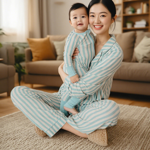 Set <span class=keywords><strong>di</strong></span> pigiami da notte coordinati per la famiglia HUOYOUNG Set pigiama da donna abbigliamento da casa mamma e bambino a righe in bambù Set pigiama <span class=keywords><strong>di</strong></span> famiglia - Product Image 1