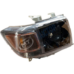 Phares modifiés pour Toyota Land Cruiser FJ79 (modèle 75) 2007-2023 avec fond noir. - Product Image 3