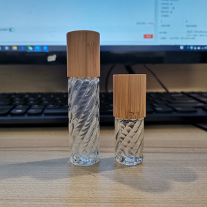 Disponibile Subito: Flacone Roll-on in Vetro Trasparente da 10ml a Forma di Cilindro con Effetto Swirl, Tappo a Vite e Spray, Stampa <span class=keywords><strong>Ninety</strong></span>-<span class=keywords><strong>nine</strong></span> - Product Image 5