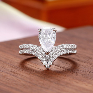 Anello a corona creativo a forma di pera per donna, gioielli alla moda scintillanti - Product Image 1