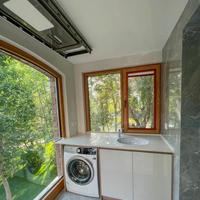Fenêtres à battants horizontaux en bois recouvert d'aluminium de haute qualité, insonorisées, isolantes thermiquement, à double vitrage pour maison