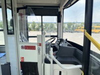 Bus électrique à plancher bas pour opérations urbaines, conduite à gauche, capacité totale de 72 passagers, batterie de 160 kWh
