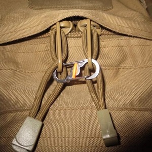 Mosquetón Hibu con Bloqueo en Forma de Ocho, 3.5 cm, Acero Inoxidable, Mini Mosquetón para Senderismo, Capacidad de Carga de 20 kg - Product Image 3